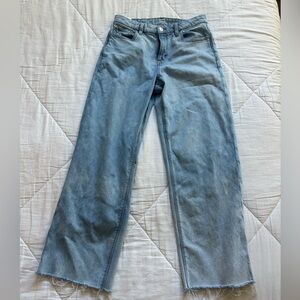 American Eagle Women’s Light Wash Wide Leg High Rise Mom Jeans